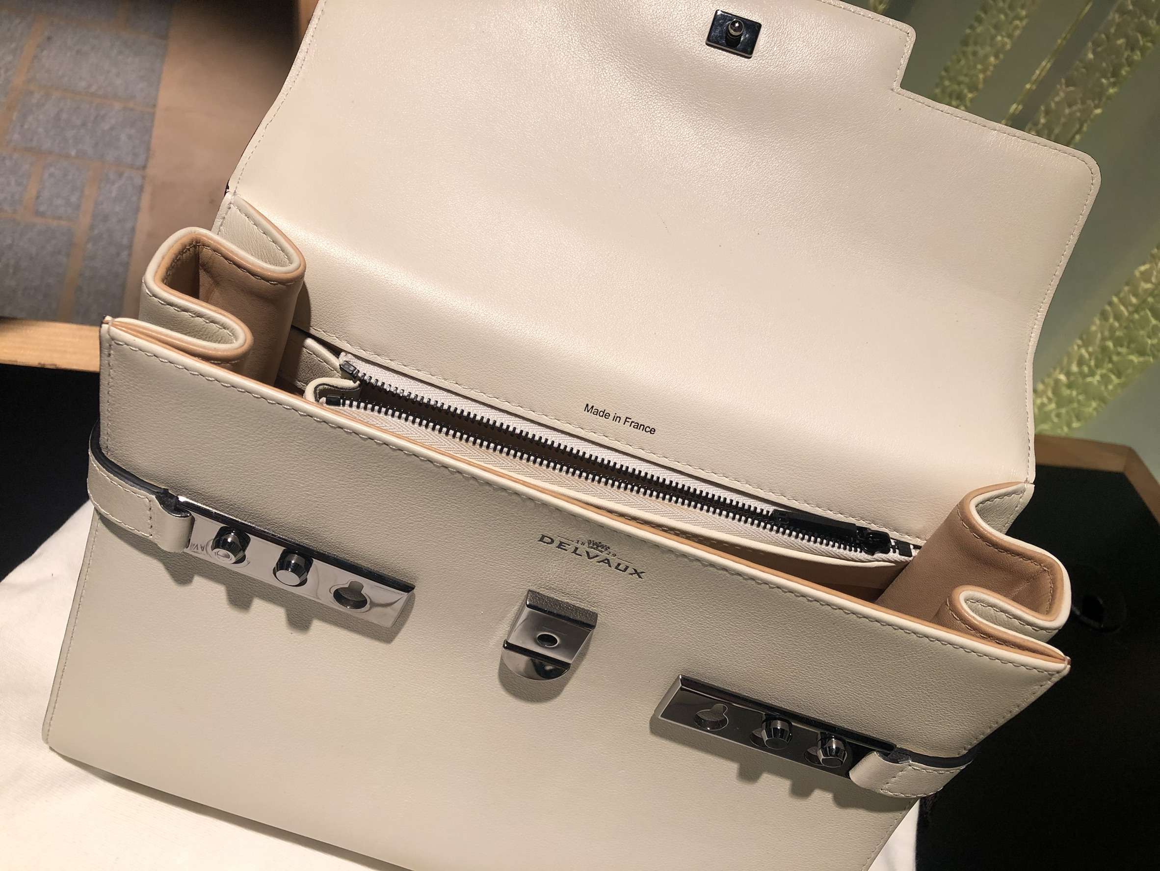 専門ショップ 週末限定価格 希少 Delvaux エベーヌ 極美品 デルヴォー タンペートmm ハンドバッグ Kerjakahwin Co