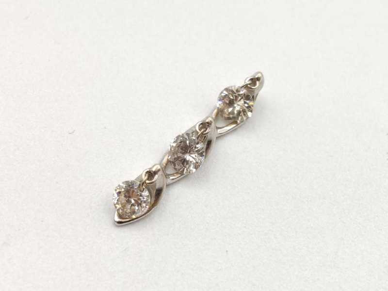 K18WGペンダントトップ　買取　ダイヤモンド　0.5ct