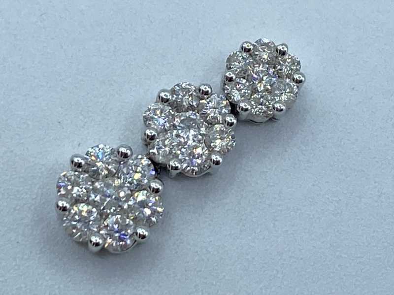 ダイヤモンド買取 K18WG台 ダイヤモンド 2.00ct 脇石 トリロジー ペンダント