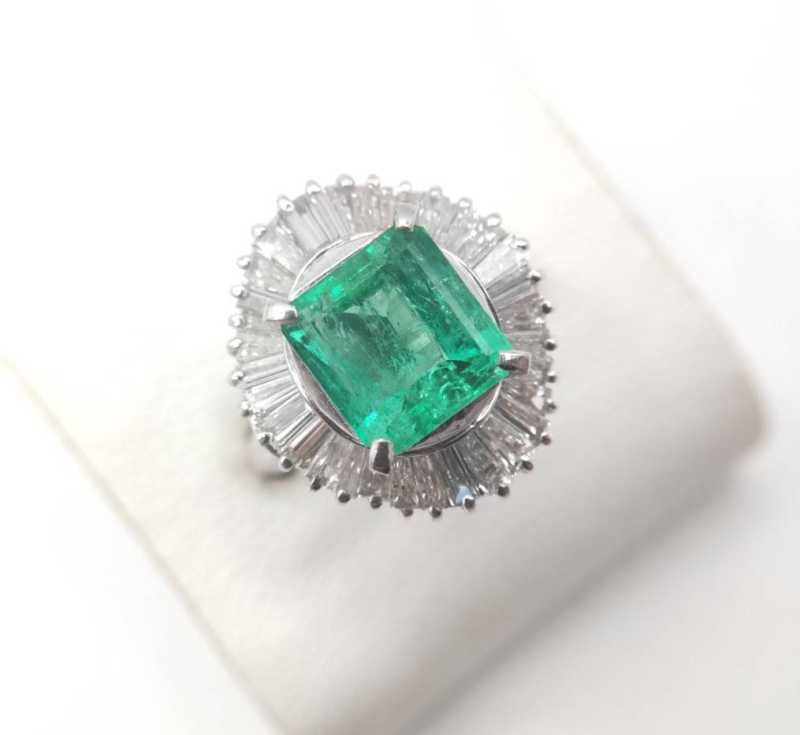 PT900リング　買取　エメラルド　2.31CT
