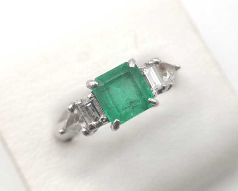 PT900リング　買取　エメラルド　1.3CT