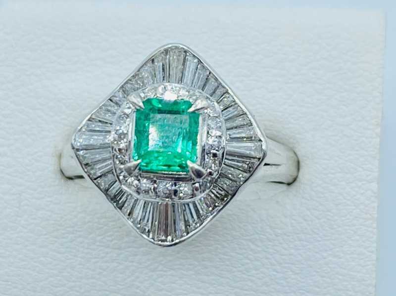 宝石買取 プラチナ台 エメラルド 0.62ct ダイヤモンド 0.88ct リング