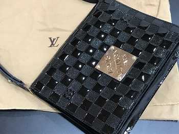 ルイヴィトン買取 キャバレー M92125