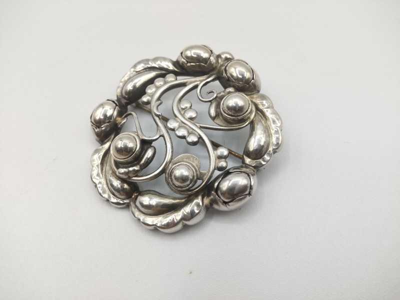 ジョージジェンセン ブローチ