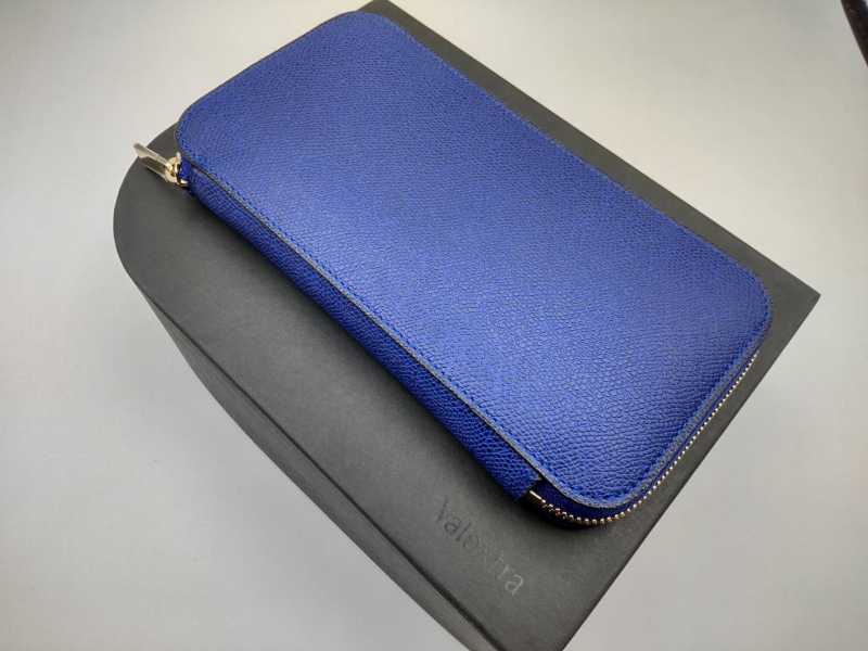 美品 ヴァレクストラ Valextra ヴァレクストラ レザー 長財布 ラウンド 