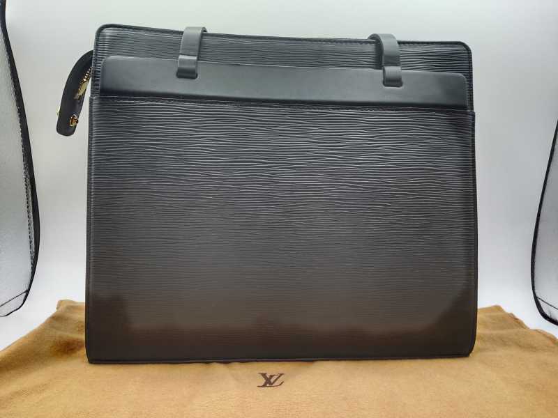ルイヴィトン買取 クロワゼット M52492