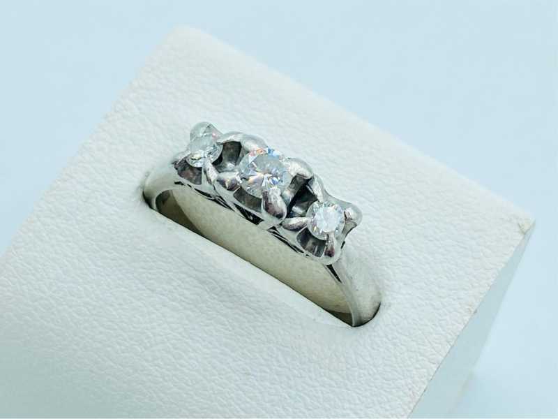 ダイヤモンド買取 プラチナ台 ダイヤモンド 0.37ct リング