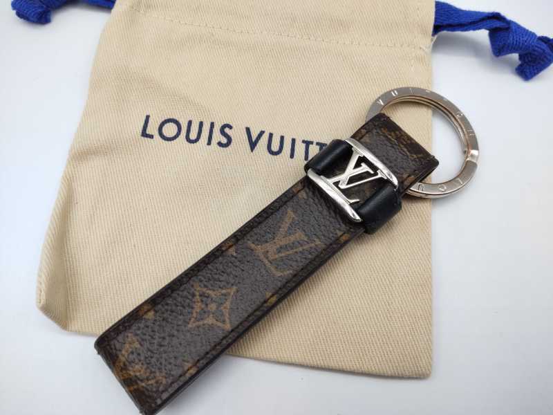 Shop Louis Vuitton Lv Dragonne Key Holder (M62709) by BrandShoppe