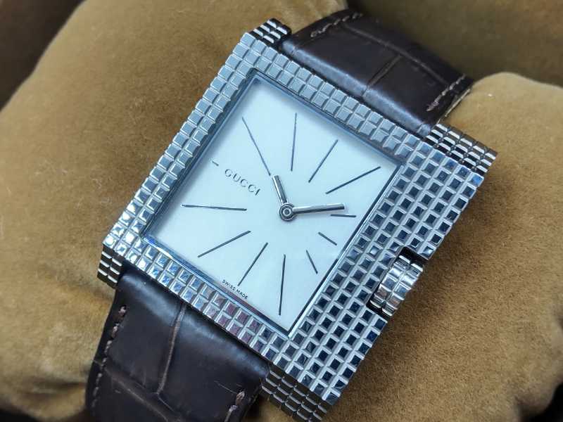 グッチ買取 スクエアウォッチ 7100M
