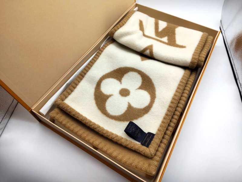 ルイ・ヴィトンその他エシャルプ スイートドリーム マフラーの買取実績  