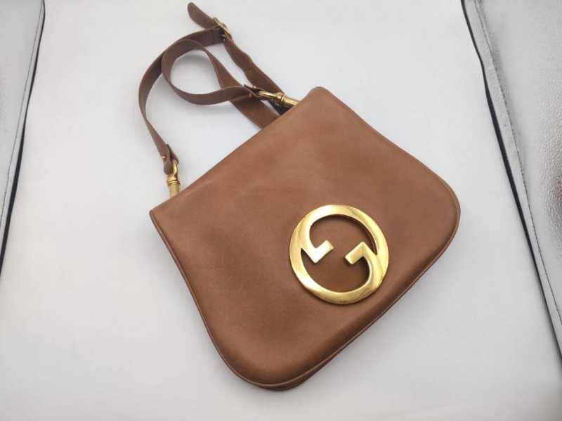 グッチ　買取　インターロッキング ショルダーバッグ