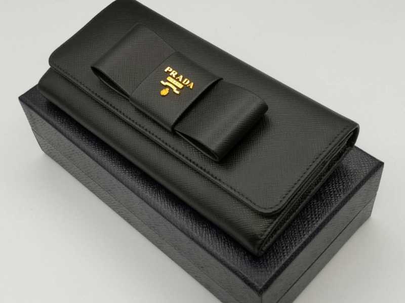 プラダ買取 長財布 1MH132