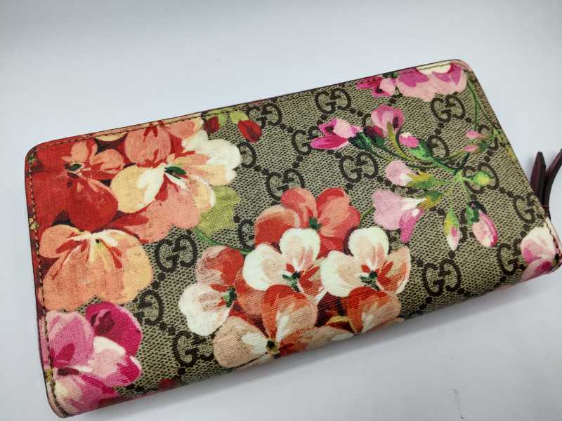 グッチ買取 ラウンドファスナー長財布 404071