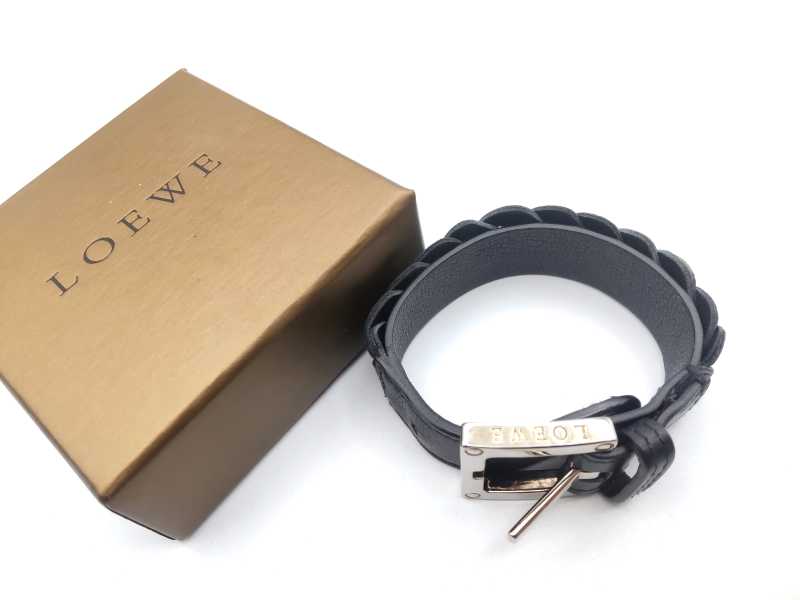 ロエベ買取 レザーブレスレット