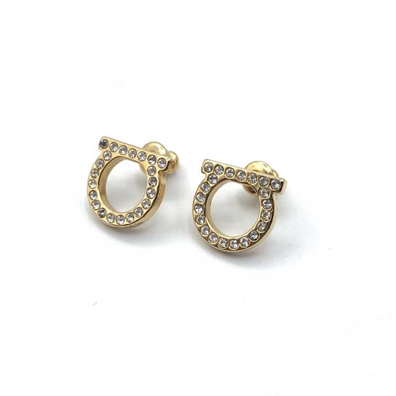 フェラガモ買取 ピアス