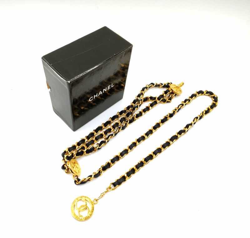 シャネル　買取　チェーンベルト　1982