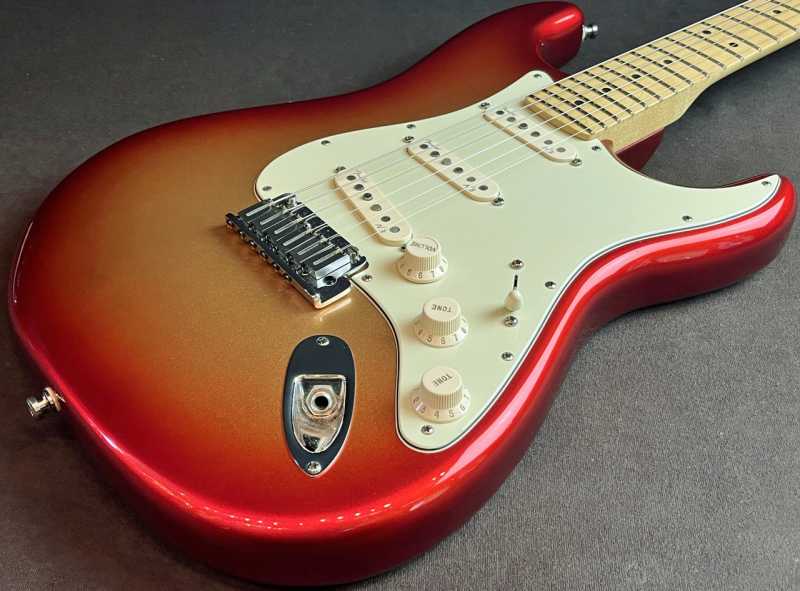 Fender American Deluxe Stratcaster N3 SSM 買取