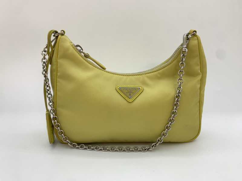 プラダ買取 Re-Edition 2005 Re-Nylonバッグ 1BH204