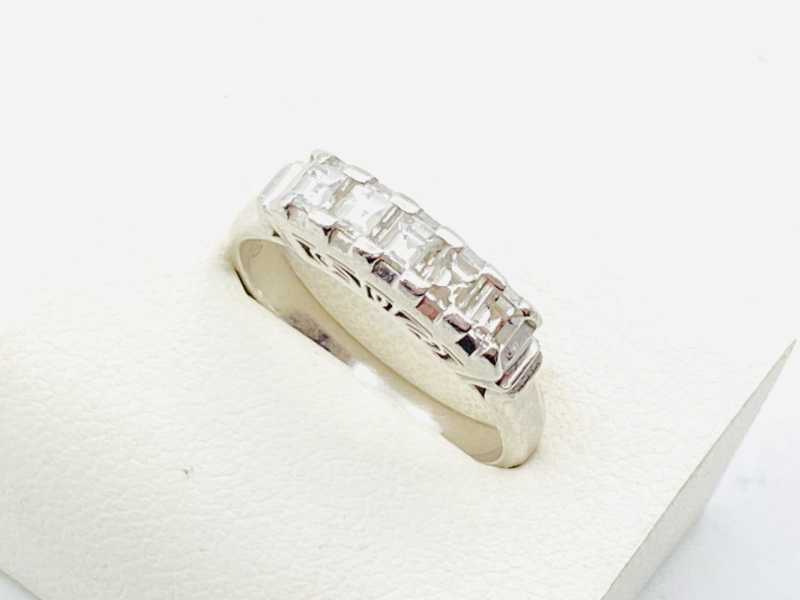 ダイヤモンド買取 プラチナ台 ダイヤモンド 0.55ct 一文字リング