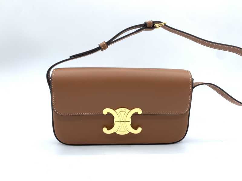 セリーヌ買取 トリオンフショルダーバッグ