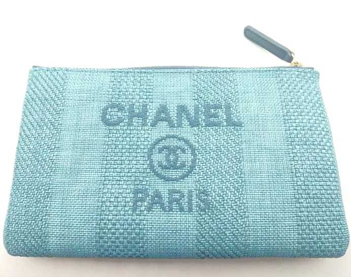 シャネル買取　ポーチ　キャンバス