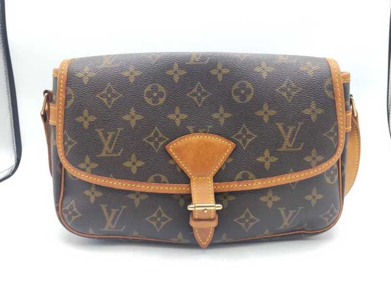 ルイヴィトン　買取　ソローニュ　モノグラム　M42250