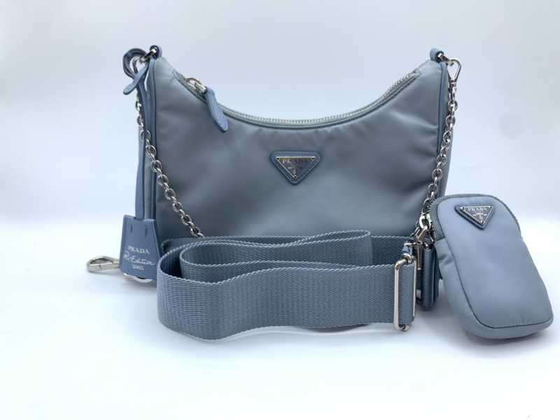 プラダ買取 Re-Edition 2005 Re-Nylonバッグ 1BH204
