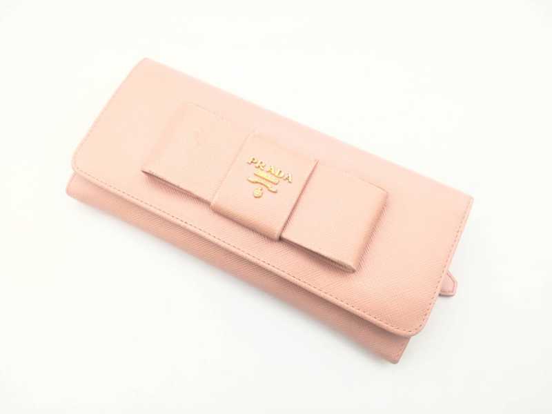 プラダ　買取　サフィアーノ フィオッコ 長財布