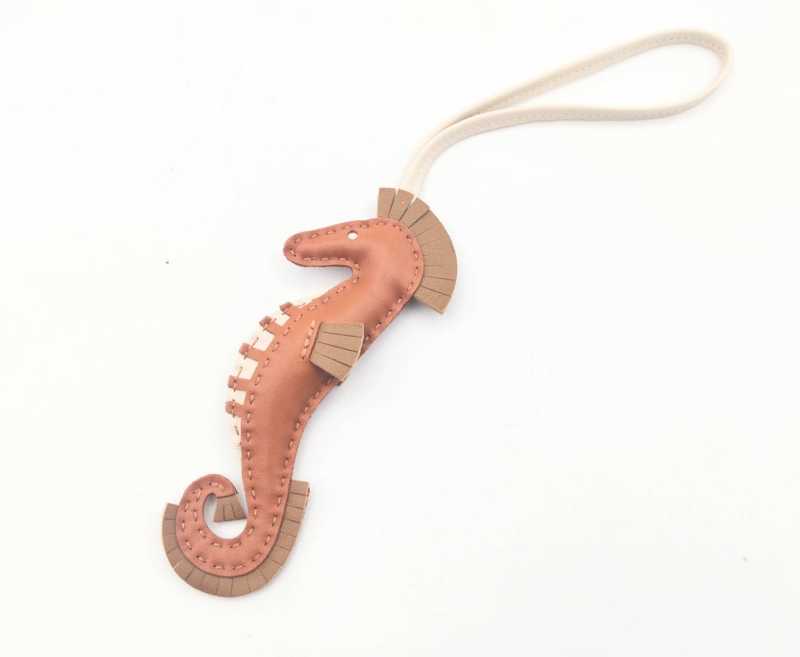 エルメス　買取　タツノオトシゴ　チャーム