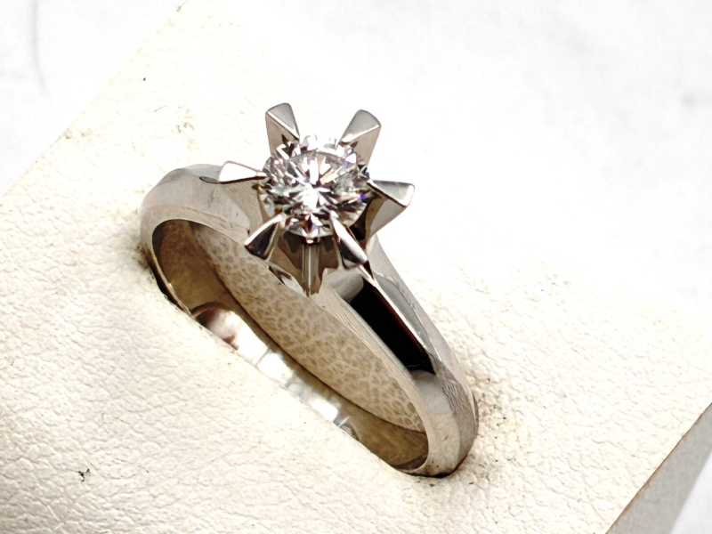 ダイヤモンド買取 プラチナ台 0.40ct ラウンドブリリアントカット ダイヤモンド 立爪リング