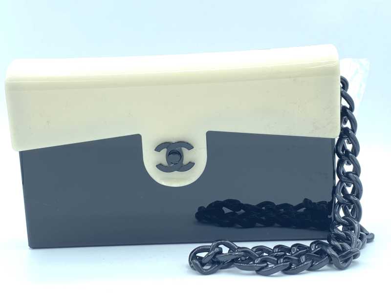 シャネル買取 プラスチックココマーク チェーンショルダーバッグ 6番台