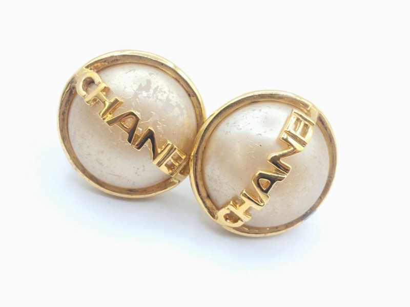 シャネル　買取　パール付ピアス