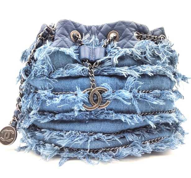 シャネル買取　巾着ショルダーバッグ　マトラッセデニム