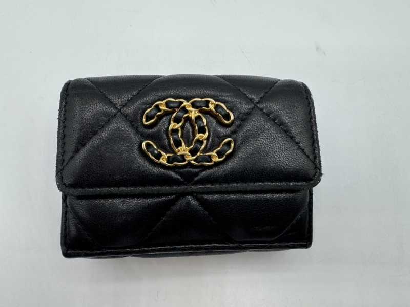 シャネル買取　コンパクトウォレット