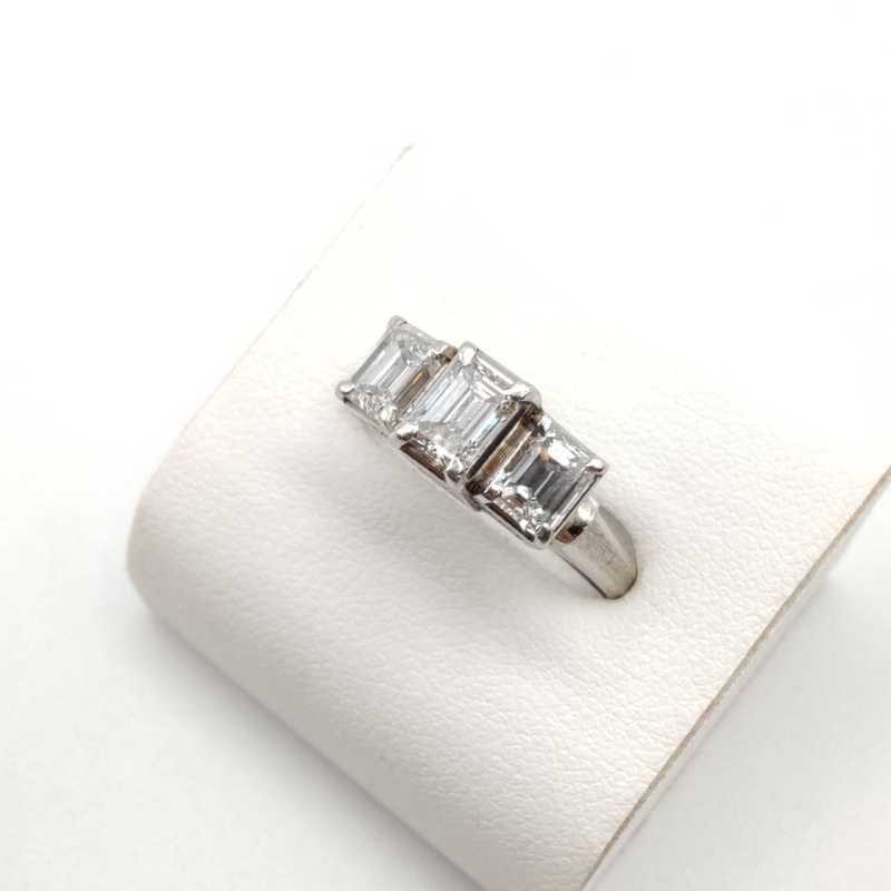 K18ホワイトゴールド台 ダイヤモンド 1.05ct 一文字リングの買取