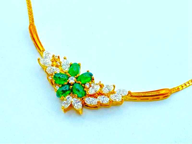 宝石買取 K18イエローゴールド台 エメラルド 1.24ct ダイヤモンド 1.46ct デザイン ネックレス