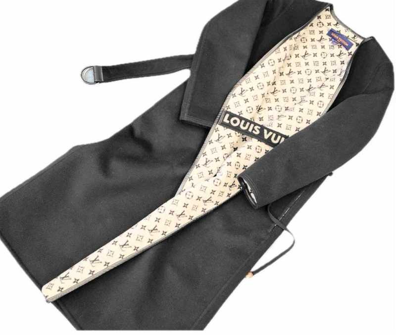 ヴィトン買取 ガウン コート ガーメント付き