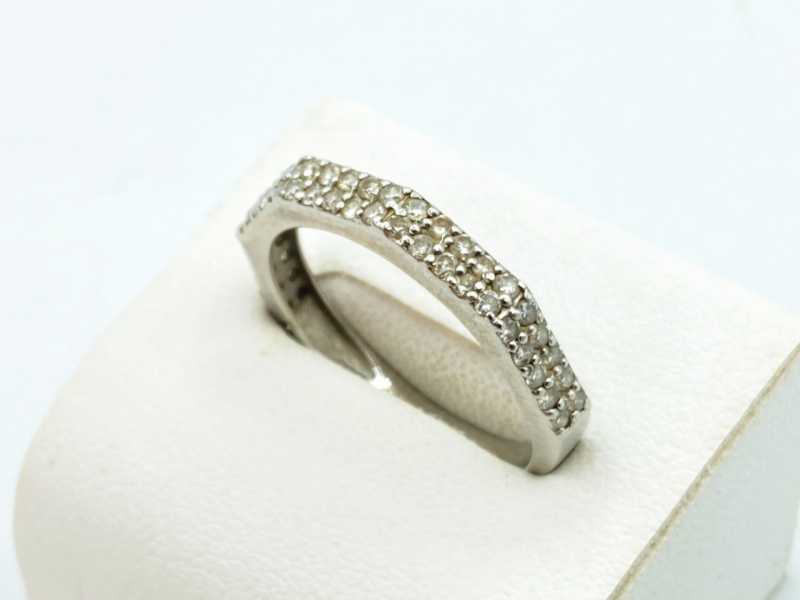プラチナ台 ダイヤモンド 1.05ct 一文字 リングの買取実績