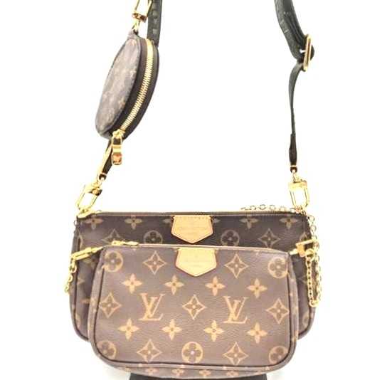 ルイヴィトン買取　ミュルティポシェットアクセソワール　モノグラム　M44813