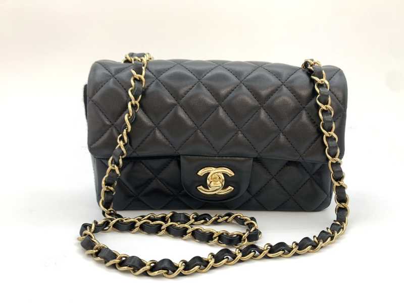 シャネル買取 ミニフラップバッグ A69900