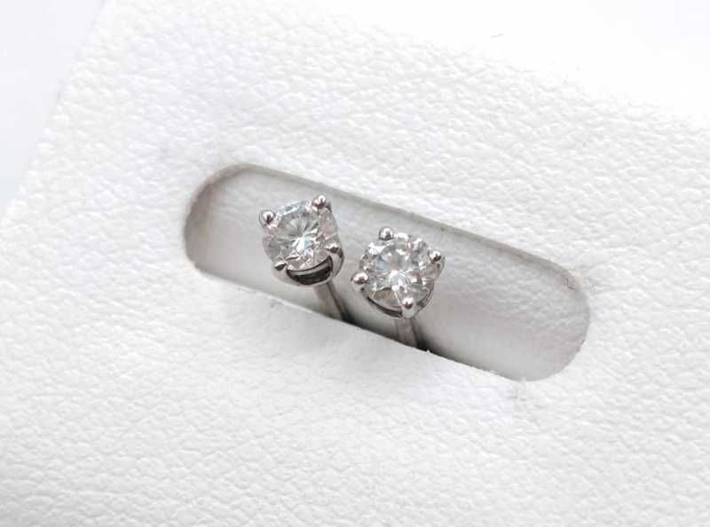 ティファニー買取 PT950 ソリテール ピアス