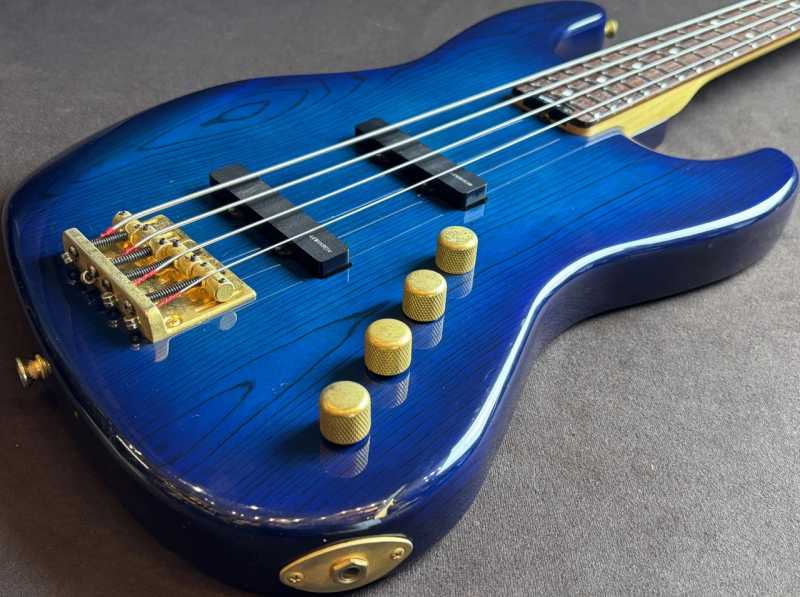 Blade LEVINSON B2 BASS 買取
