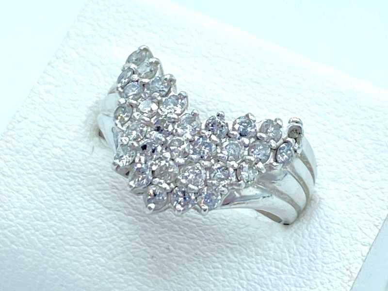 ダイヤモンド買取 プラチナ台  ダイヤモンド 1.00ct  デザインリング