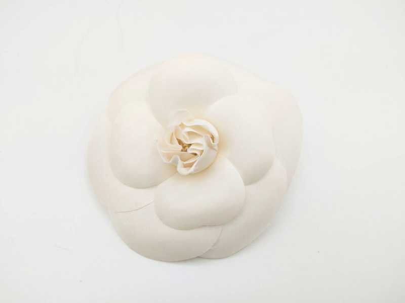 シャネル　買取　カメリア　ブローチ