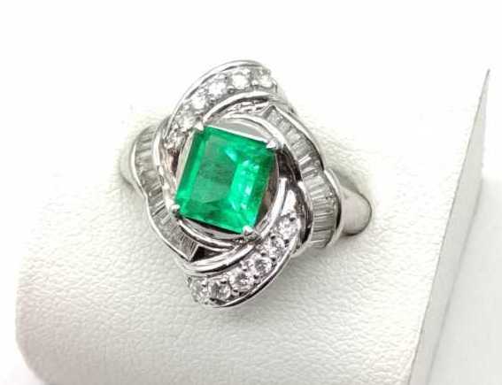 宝石買取 指輪 Pt900 エメラルド