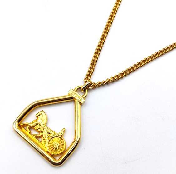 セリーヌ買取　馬車ロゴネックレス