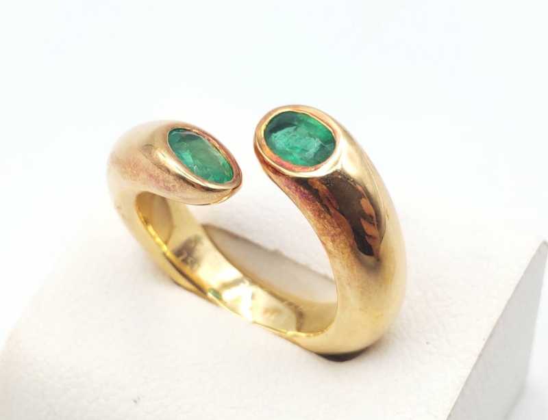 カルティエ　買取　エリプス エメラルド リング