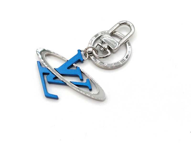 ルイヴィトン　買取　ポルトクレLVイニシャル