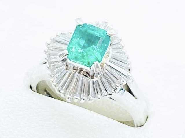 宝石買取 プラチナ台 エメラルド ダイヤモンド デザインリング