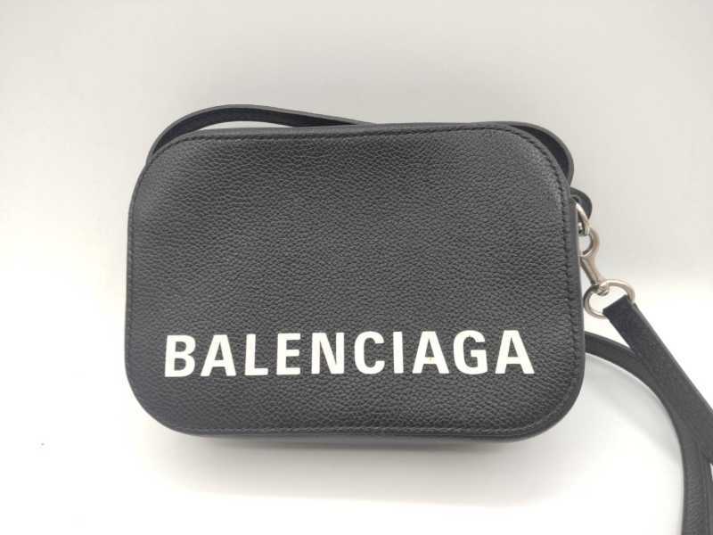 バレンシアガ　買取　カメラバッグ